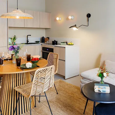 Cigale Verte Avec Terrasse Et Patio A アパート