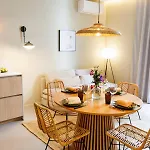 Cigale Verte Avec Terrasse Et Patio A 昂蒂布